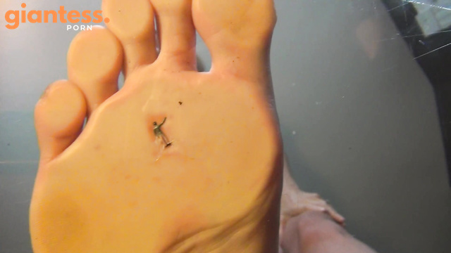 Southern Giantess - Humiliation By Makayla: Barefoot Goddess Ruins Your Body