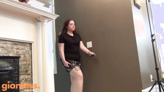 Southern Giantess - Mira Have A Massage For Tiny Explorer Of Her Thick Soles