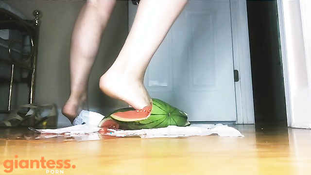 Giantess In Jeans Shorts: How To Master The Watermelon Crush Instruction