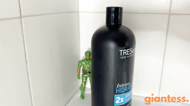 Evelyn Jade - Full Naked Giantess Pees On Tiny Stalkers In Her Bathroom During A Bath