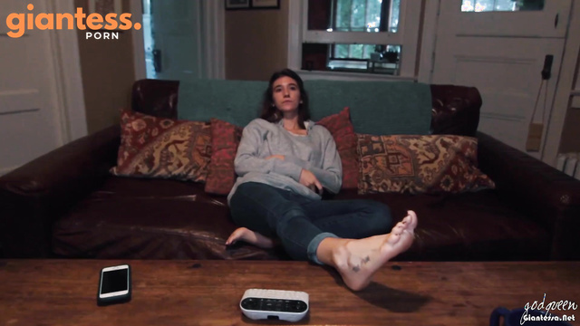 Godqueen - Tiny Tourists In My Apartment: All Of Them Smashed Under My Feet