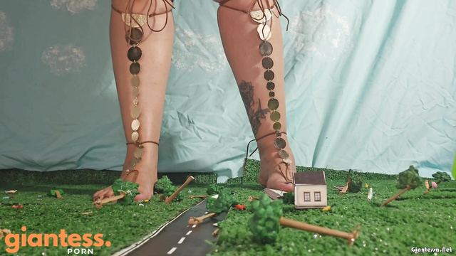 PoisonMysterygiantess - Monster Latina Want To East Tiny Citizens After Smashing Town