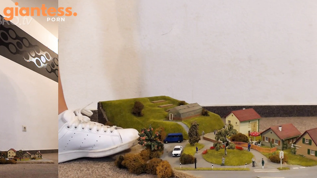 CrushLust - Attack Of The Hottest And Strongest Giantess Babe In White Sneakers