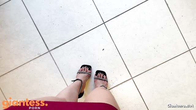 Aimee Chu - Giantess High Heels VS Superman: Crushing The Hero Part 1