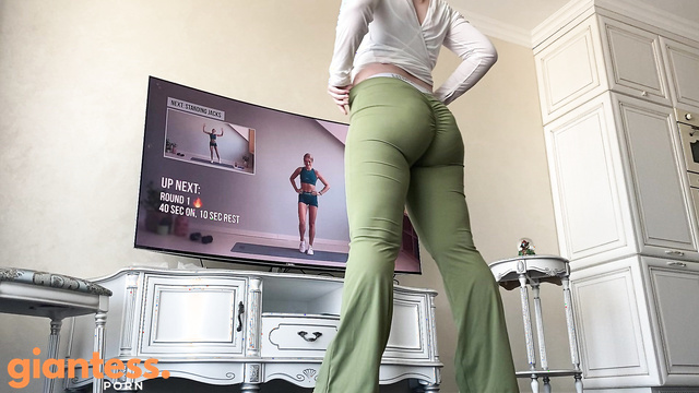 Giantess Yoga Pants Show: Curvy Forms Drive The Tiny Viewers Mad & Orgams