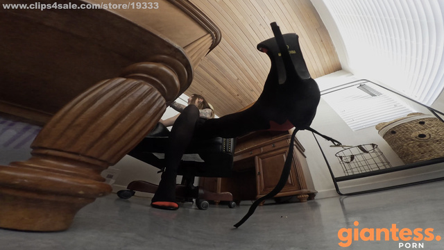Giantess Shrinking Feet - Micro Man Gives Barefoot Worship To Freak Angel Amour Boss