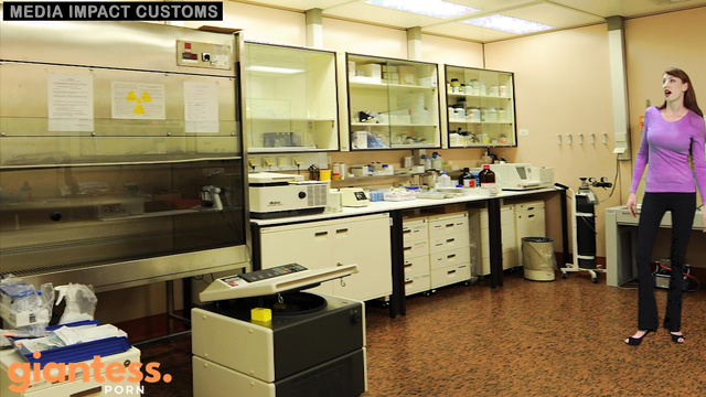 Media Impact Customs - Shrunken Woman Natalie Minx Deals With The Consequence Of A Lab Folly