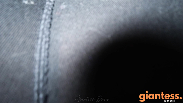 Your Favorite Giantess - Gym Giantess Drea Takes Total Control By Squatting On Helpless World