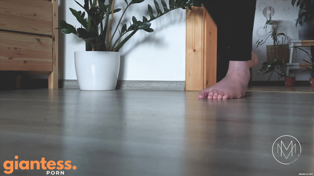 Micro Me GTS - Final Job For Micro Escapers Giant Feet Want To Destroy All Horny Slaves