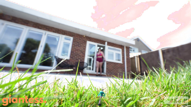 Sasha Curves - Tiny Man Unaware Looking At Perfection Of Hot Giantess Body As She Sunbathes