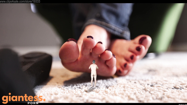 GSFCreator - Sexy Giantess Has A Micro Man Accident Involving Her Huge Bare Soles