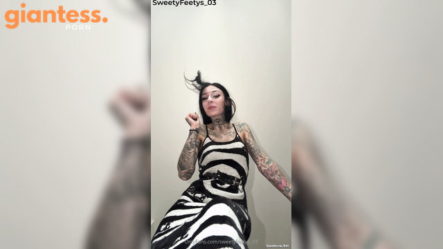 SweetyFeetys - Giantess POV Worship Her Sexy Feet Or Get Squished By Horny Soles