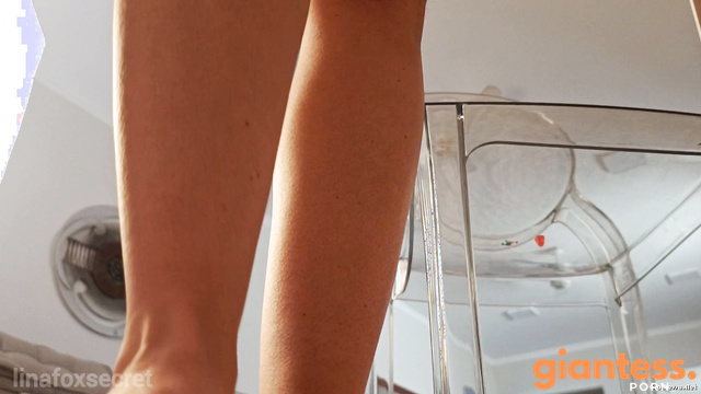 Loreena Fox - Unaware Giantess Stepmommy Hides Tiny Man In Butthole And High Heels