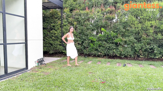 Nicole Belle - Unaware Giantess Nicole Belle Masturbation In The Garden