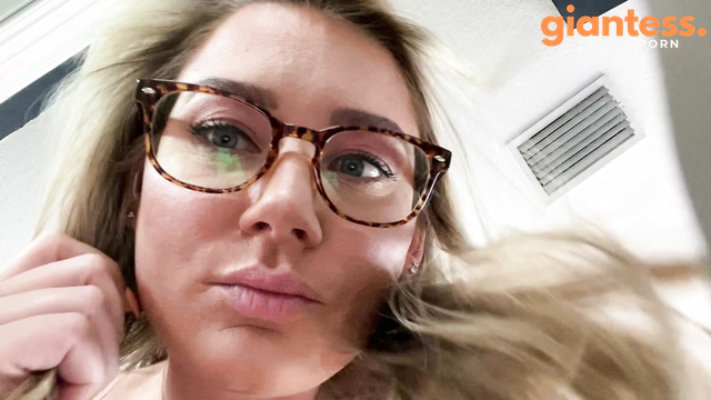 Lauran Vickers – Giantess Stuffs You In Her Pussy