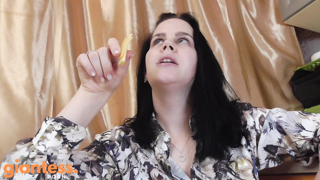 Anna Sky – Giantess Wants Eat Cheese Meat