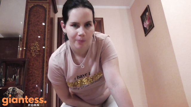 Anna Sky – Giantess Masturbates And Eats Bears