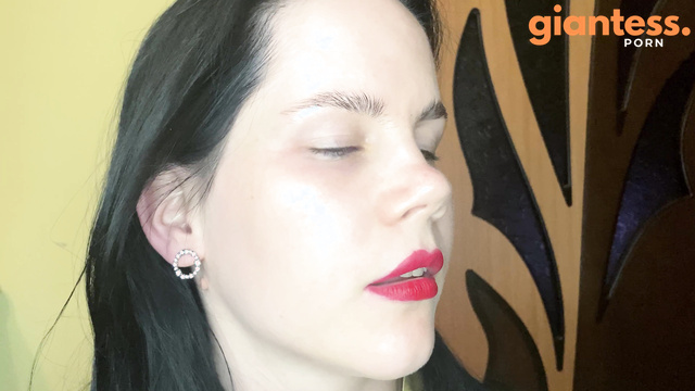 Anna Sky – Giant Woman Slow And Mov