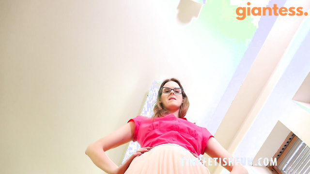 Tinyfetishfun – Girl Crushes Little Man With Her Feet