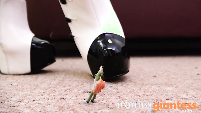 Tinyfetishfun – Hot Blonde Eats Small Men