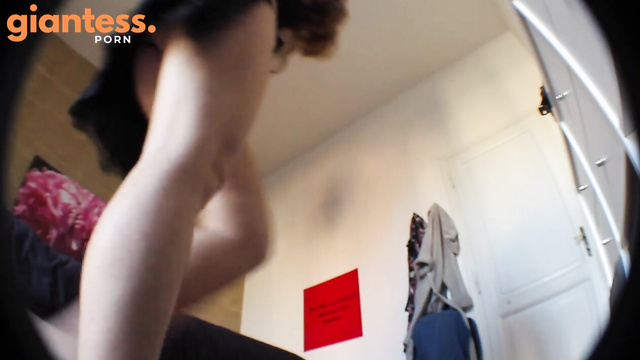 Giantess Finds Littles In Her House