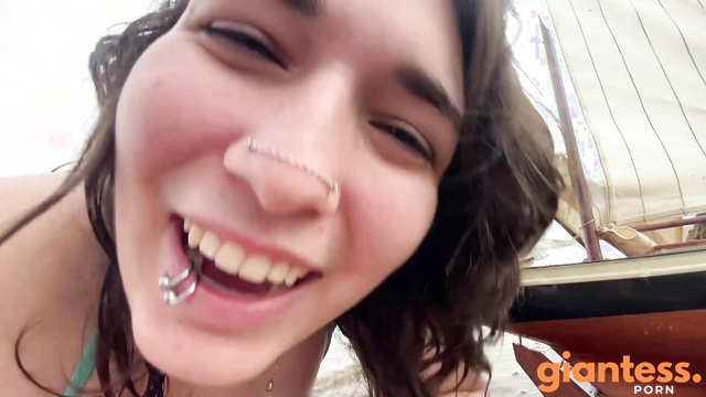 Canadian Giantess – The Gentle Mermaid