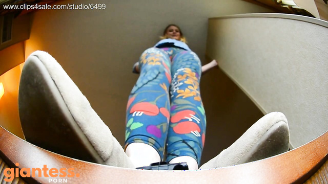 Amateur Soles Giantess And Footjobs – Step Mom Thinks She Spots A Little Beetle