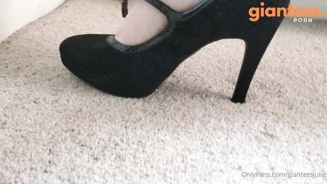 Giantess Julie Bliss - Foot play 101 (Found A Tiny Hiding In My Shoe)