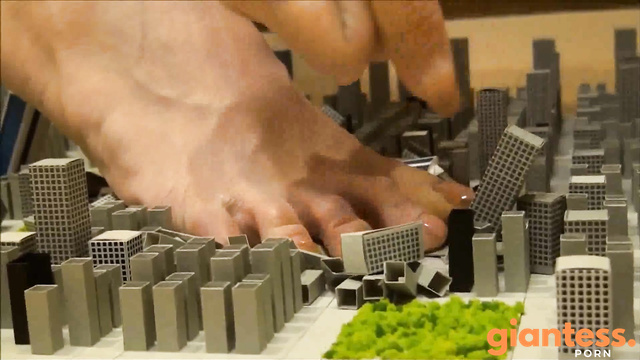 Omori Natsuki - Giantess Movie 35
