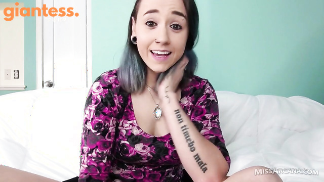 Missarcanaplus – Shrinking Boyfriend Giantess Feet Worship