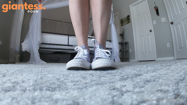 Ivory Soles – Hey Tinies