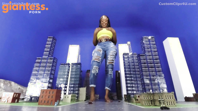 CustomClips4U – The Boss Booming And Shaking
