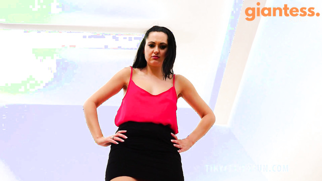 Tinyfetishfun – Girl In Red Breaks Small Cars with Her Legs