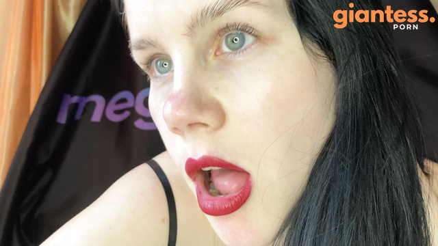 Giantess Close Up