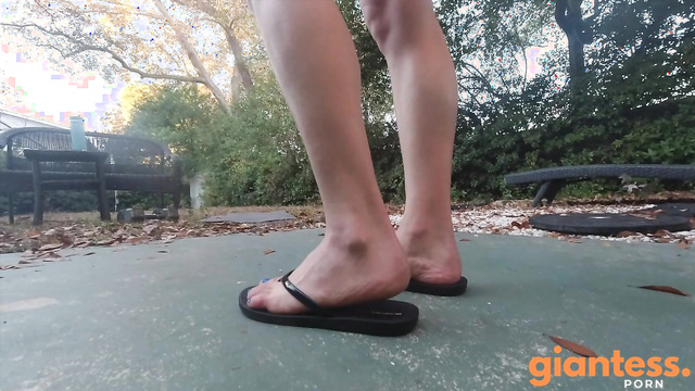 Unaware Giantess – Foot And Leg Worship