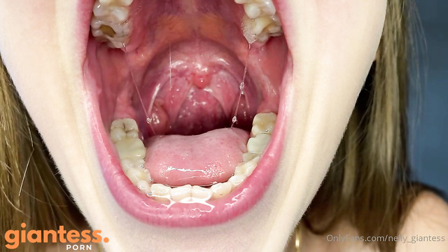 Nelly Giantess – Videos With Gummy Bears