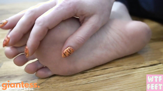 WTFfeet – Giantess Worship Me Or Get Crushed