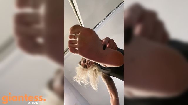 Sorceress Bebe – Giantess Foot Fetish
