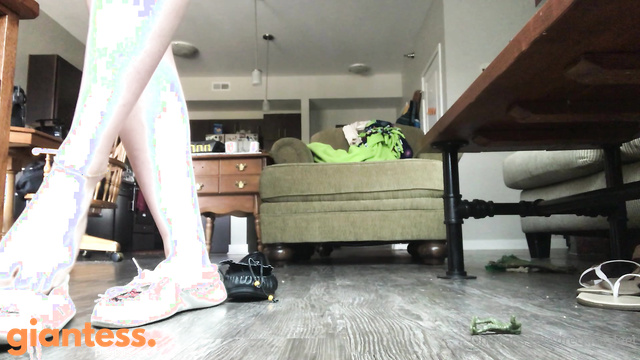 Freckled Feet – Crushing A Whole Army Of Men Into