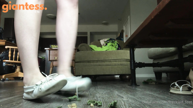 Freckled Feet – Crushing A Whole Army Of Men Into