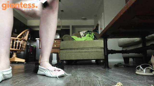 Freckled Feet – Crushing A Whole Army Of Men Into