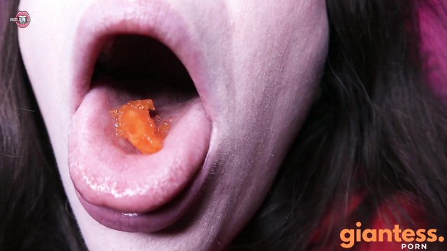World of Vore – Kissing My Tiny Boyfriend