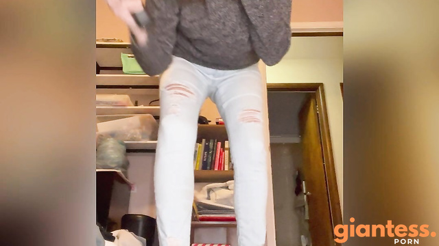 Maggierosexo – Giantess Squishes You For Science