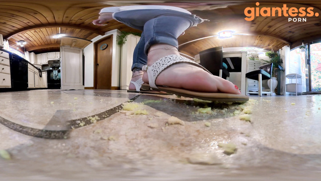 Giantess Madam Crush