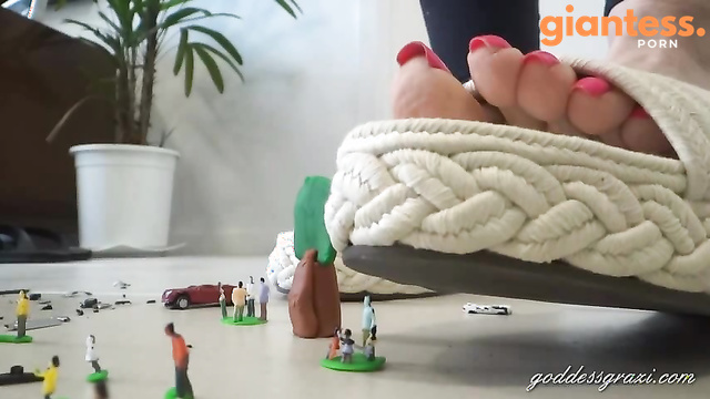 Goddess Grazi - Giantess Part 3