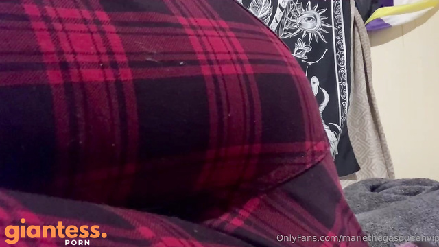 Mariethegasqueen - Giantess Youre Small And I Dont Know Youre There