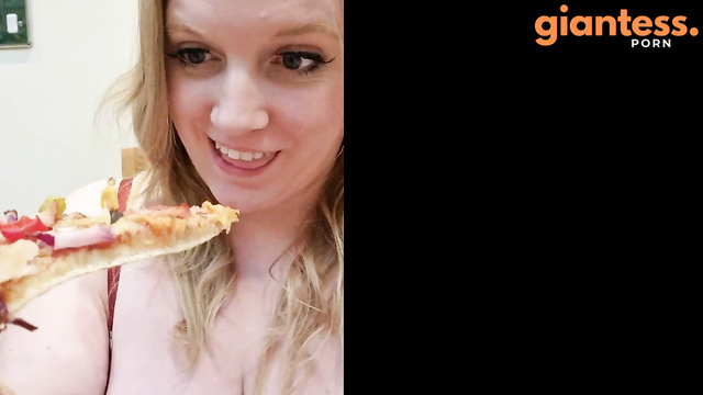 Julie Bliss - Your Giantess To Be Unaware Of Her Tinies