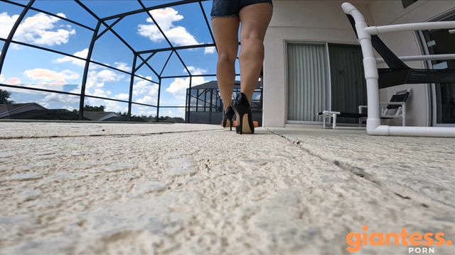 Worldunseenfilms – Stilletoo Giantess