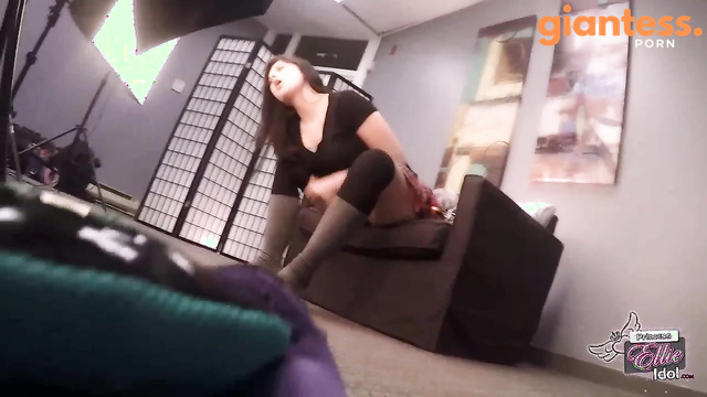 Princess Ellie Idol - Spying on a Filming Giantess