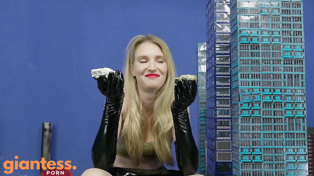 Media Impact Customs - Blonde Destroys the City Part 1